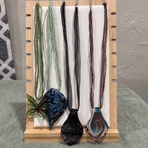 Glass Pendant Necklace Lot – Set of 4 ✨
artisan-style